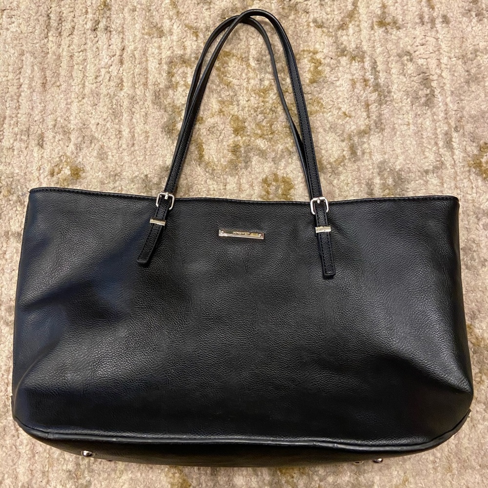 Like new Nine West purse